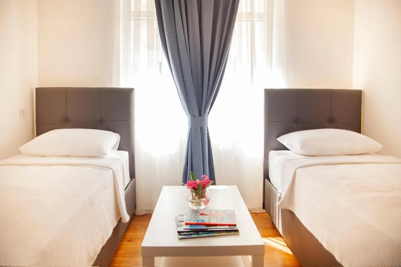 Oguz Otel Datça 2*,